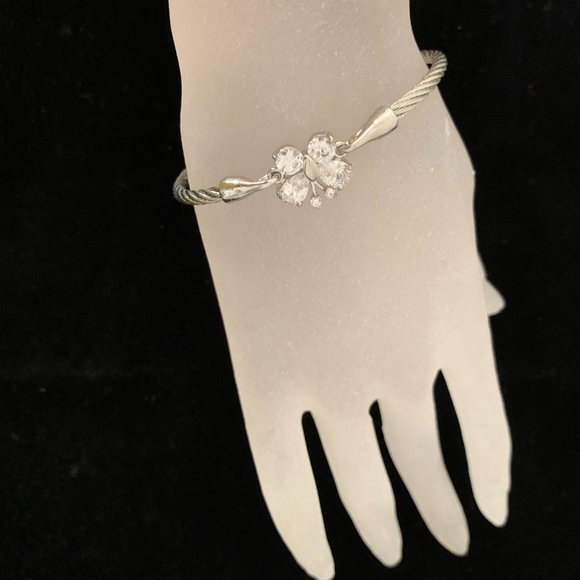 NWOT Crystal Butterfly Cable Bangle - Picture 3 of 7